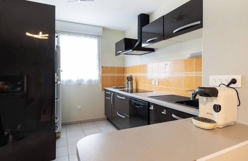 Fronton Apartment | 5 Mn from the village of Fronton Apartment in a secure residence