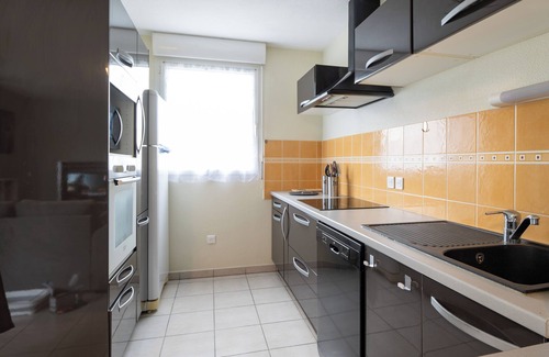 Fronton Apartment | 5 Mn from the village of Fronton Apartment in a secure residence