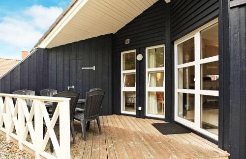 Lensterstrand House | 5 person holiday home in GROEMITZ
