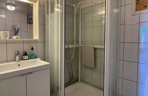 Kungalv Centrala House | 5 person holiday home in HÅLTA