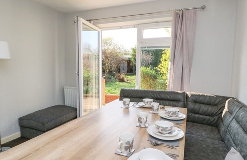 Durham Cottage | 5 PILGRIMS WAY, pet friendly, with a garden in Durham