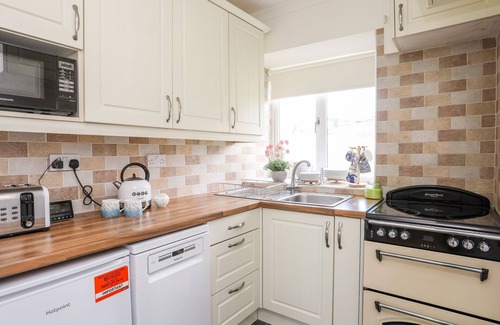 Holyhead Cottage | 5 PORTHDAFARCH SOUTH COTTAGES, pet friendly in Trearddur Bay