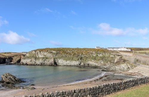 Holyhead House | 5 Porthdafarch South Cottages