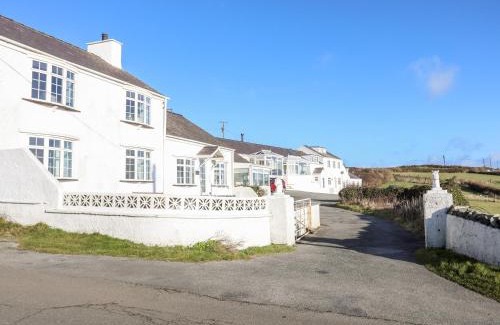 Holyhead House | 5 Porthdafarch South Cottages
