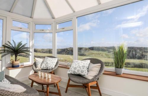 Holyhead House | 5 Porthdafarch South Cottages