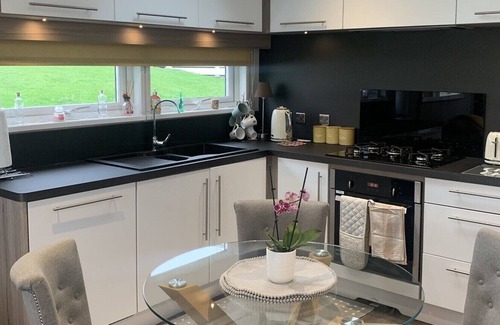 New Forest District House | 5* Shorefield Country Park Holiday Home