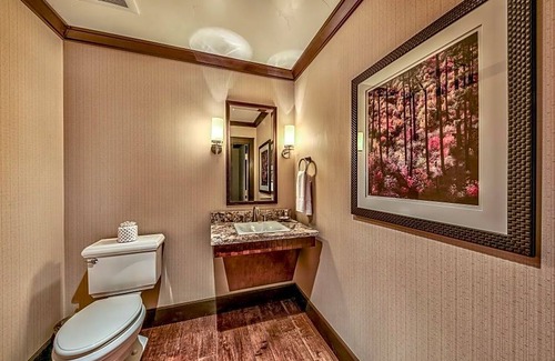 Truckee Hotel | 5-Star Hotel ∙ Constellation Residences
