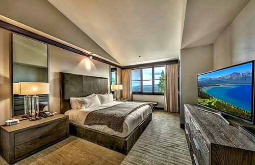 Truckee Hotel | 5-Star Hotel ∙ Constellation Residences