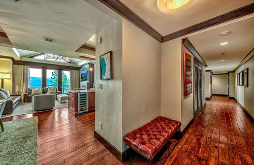 Truckee Hotel | 5-Star Hotel ∙ Constellation Residences