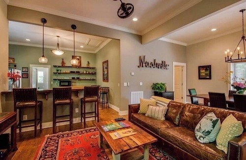 East End House | 5-Star Property at 5 Points in East Nashville