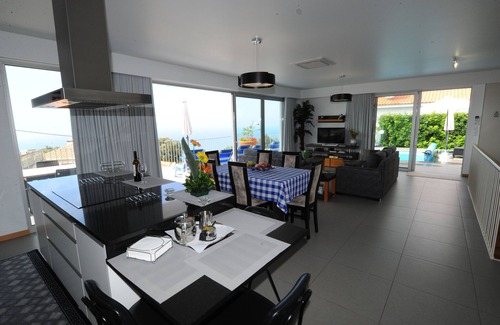 Arco da Calheta Villa | 5 Star Rainbow "Blue Villa" Heated pool, Sauna, Jaccuzi, Air cond,