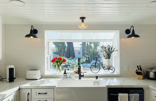 Huntington Beach House | 5 Star Rated Beach House! Huge Pool, Hot Tub, 4-bedrooms, AC & fitness room.