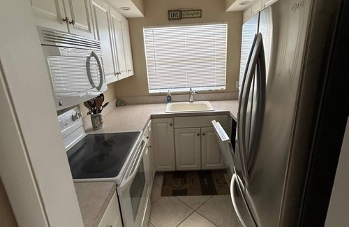 Bonita Springs Condo | 5-star remodeled condo, 6th floor, ocean view from all sides, steps to the beach