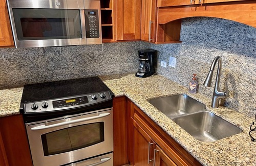 Kihei Condo | 5-Star Reviews! All Remodeled! Split Air! Quiet Building 5! Ocean/Garden View!