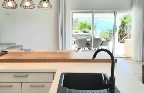 Pisak Villa | 5-stars villa with Infinity Pool & Memorable View. Perfect for families/couples