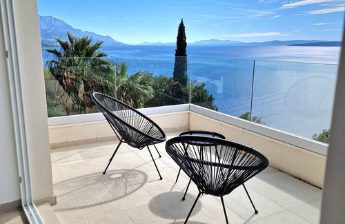 Pisak Villa | 5-stars villa with Infinity Pool & Memorable View. Perfect for families/couples