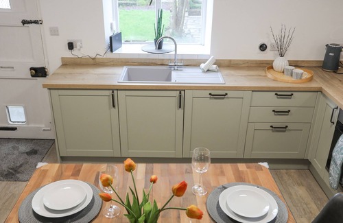 Llandwrog Cottage | 5 The Crescent