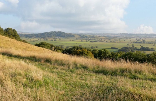 Glastonbury Apartment | 5 THE VAULTS, romantic, character holiday cottage in Glastonbury