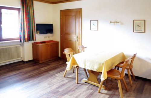 Sankt Anton am Arlberg Apartment | 50 m² Apartment ∙ 1 bedroom ∙ 4 guests