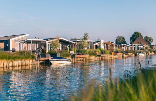 Linden Other | 50 m² Accommodation ∙ 2 bedrooms ∙ 4 guests