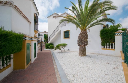 Torrevieja House | 50 m² Bungalow ∙ 2 bedrooms ∙ 5 guests