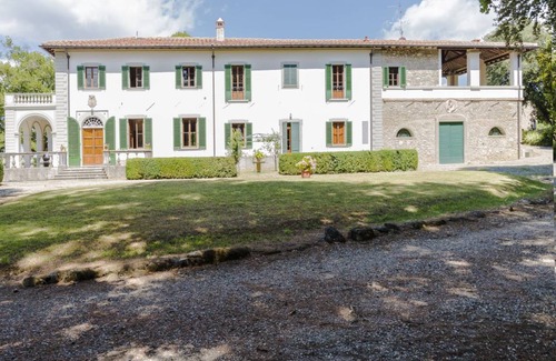 Casole Villa | 500 m² Villa ∙ 6 bedrooms ∙ 12 guests