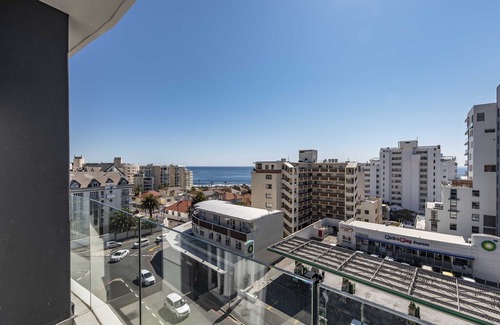 Sea Point Apartment | 504 The Cosmopolitan.... Views and luxury.