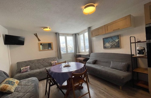 Le Super-Sauze Apartment | 50m from ski slopes, floor -1, view valley, tv, ski locker, 30m², Sauze - Super Sauze