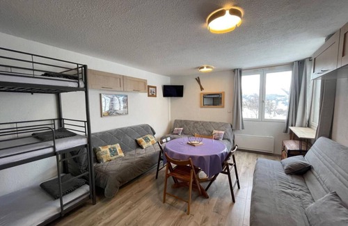 Le Super-Sauze Apartment | 50m from ski slopes, floor -1, view valley, tv, ski locker, 30m², Sauze - Super Sauze