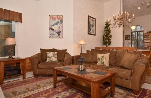 Hidden Valley House | 5123 Summit View Court