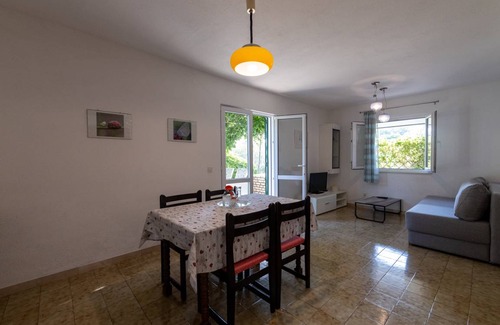 Cove Basina (Jelsa) Apartment | 52 m² Apartment ∙ 2 bedrooms ∙ 5 guests