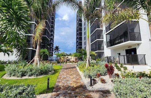 South Island Condo | 524 - 6610 Building in Fort Myers Beach