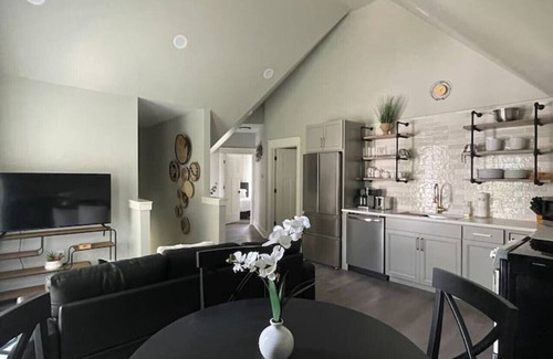 Fletcher Place House | 547 Carriage House Fletcher Home