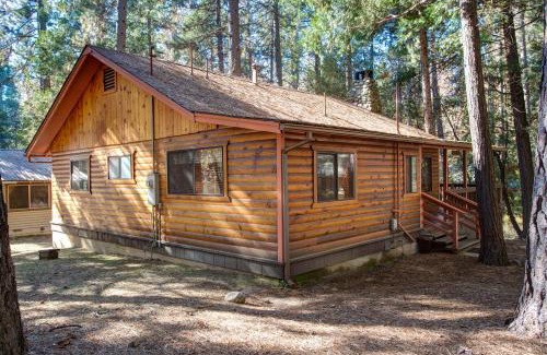North Wawona Ski Chalet | 55 Deer Creek