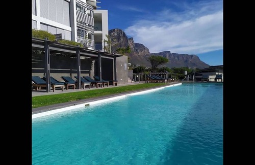Camps Bay Apartment | 55 m² Apartment ∙ 1 bedroom ∙ 2 guests