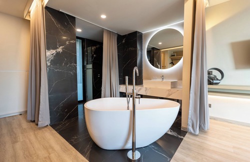 Bang Na Hotel | 56 Hotel Sukhumvit