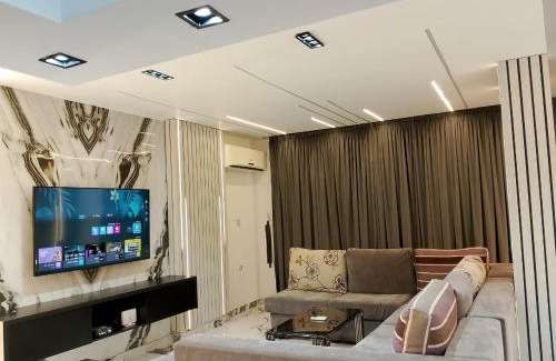 Heliopolis Apartment | 57 صقر قريش