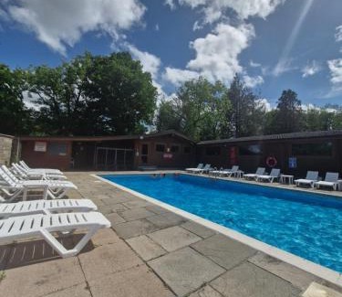 Cenarth Ski Chalet | 57 penlan holiday park