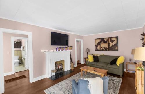 Shannon House | 57th Blushing Bungalow