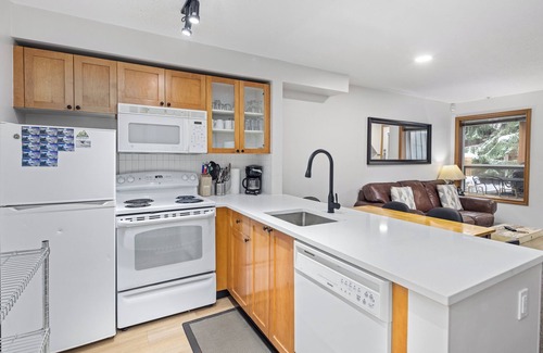 Village North House | 59 Glaciers Reach this 2br home has a hot tub & pool in Whistler Village