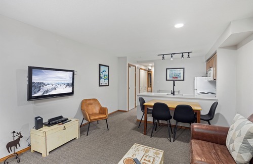 Village North House | 59 Glaciers Reach this 2br home has a hot tub & pool in Whistler Village