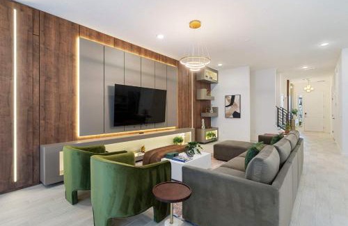 Florida Central Atlantic Coast House | 5911 Luxury 10BD Family Home For an Unforgettable Vacation
