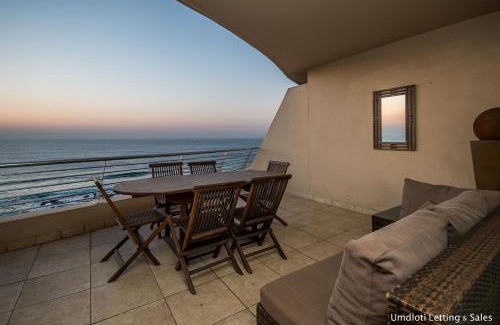 Umdloti Apartment | 5A Sugar Beach with Inverter