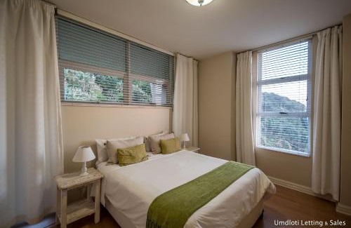 Umdloti Apartment | 5A Sugar Beach with Inverter