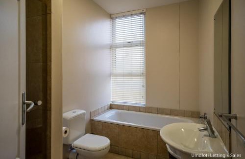 Umdloti Apartment | 5A Sugar Beach with Inverter