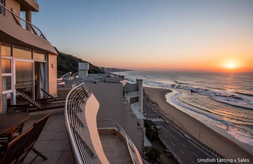 Umdloti Apartment | 5A Sugar Beach with Inverter