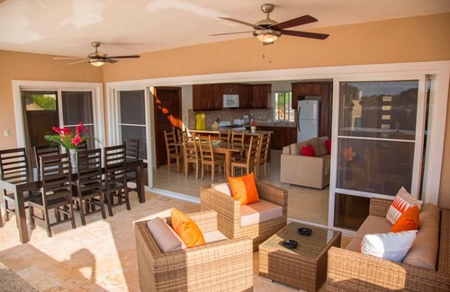 La Mulata Villa | 5BD/5BTH Kids-friendly villa, private pool, waterpark/golf, BBQ/Wi-Fi/cable TV