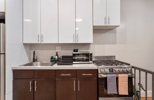 Williamsburg Apartment | 5BD Duplex w/Private Patio BBQ and Arcade Games