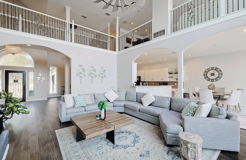 Rowlett House | 5BD Lakefront Home | Lake Ray Hubbard