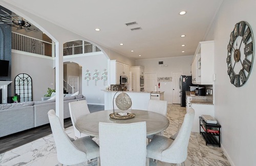 Rowlett House | 5BD Lakefront Home | Lake Ray Hubbard